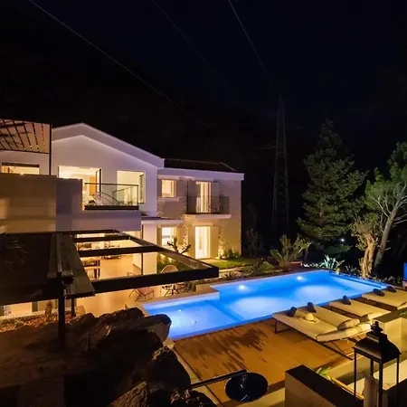 Ctma236/ Modern Decorated With Private Pool Villa *