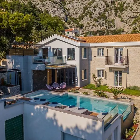 Ctma236/ Modern Decorated With Private Pool Villa *
