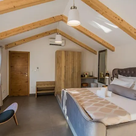Ctma236/ Modern Decorated With Private Pool * Makarska